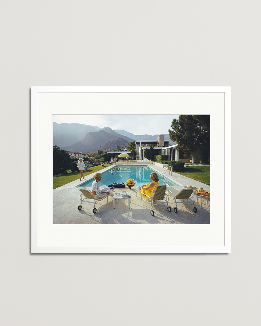 Sonic Editions Framed Slim Aarons Poolside Gossip – Blu