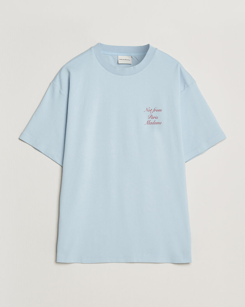 Drôle de Monsieur Slogan Cursive T-Shirt Light Blue – Blu