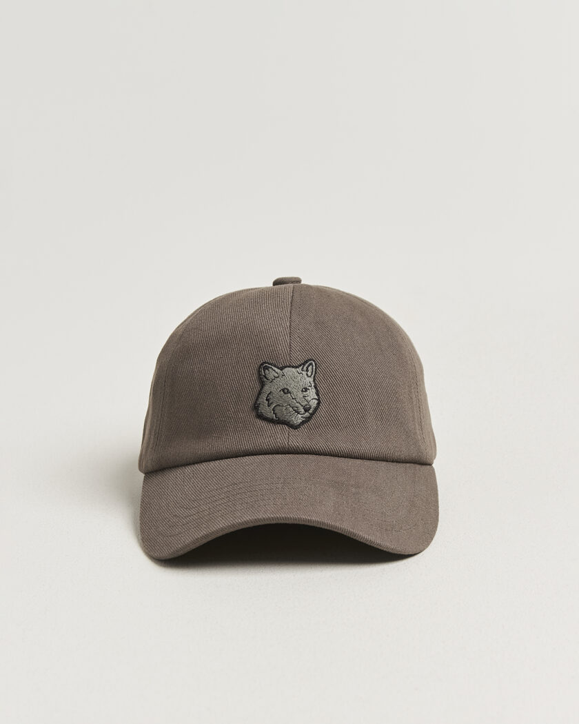 Maison Kitsuné Tonal Fox Head Cap Beluga – Marrone