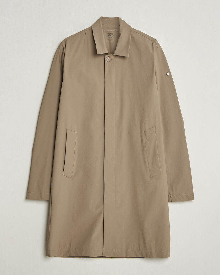 Scandinavian Edition Ascend II Lightweight Coat Sand – Beige