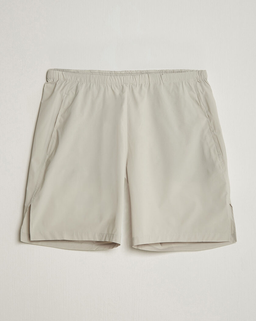 Houdini Pace Light Shorts Greenish Grey – Grigio