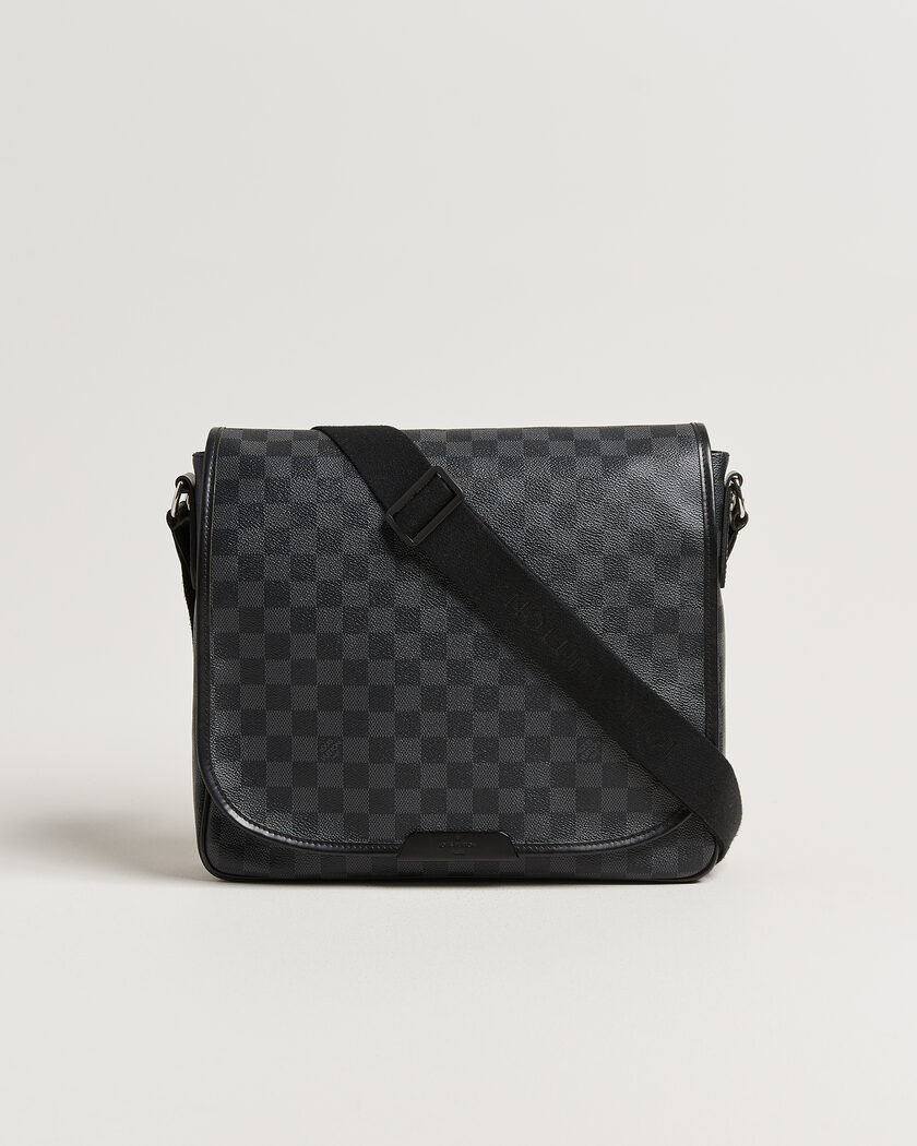 Louis Vuitton Pre-Owned Daniel MM Shoulder Bag Damier Graphite – Grigio