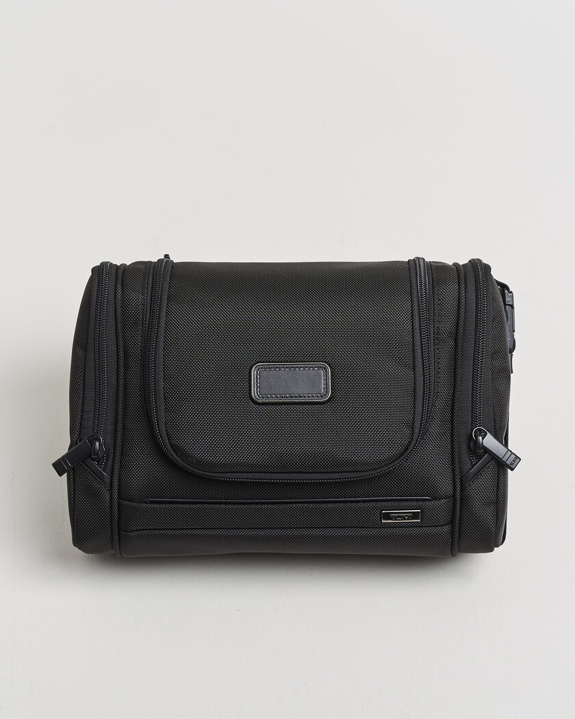 TUMI Alpha Hanging Travel Kit Black – Nero