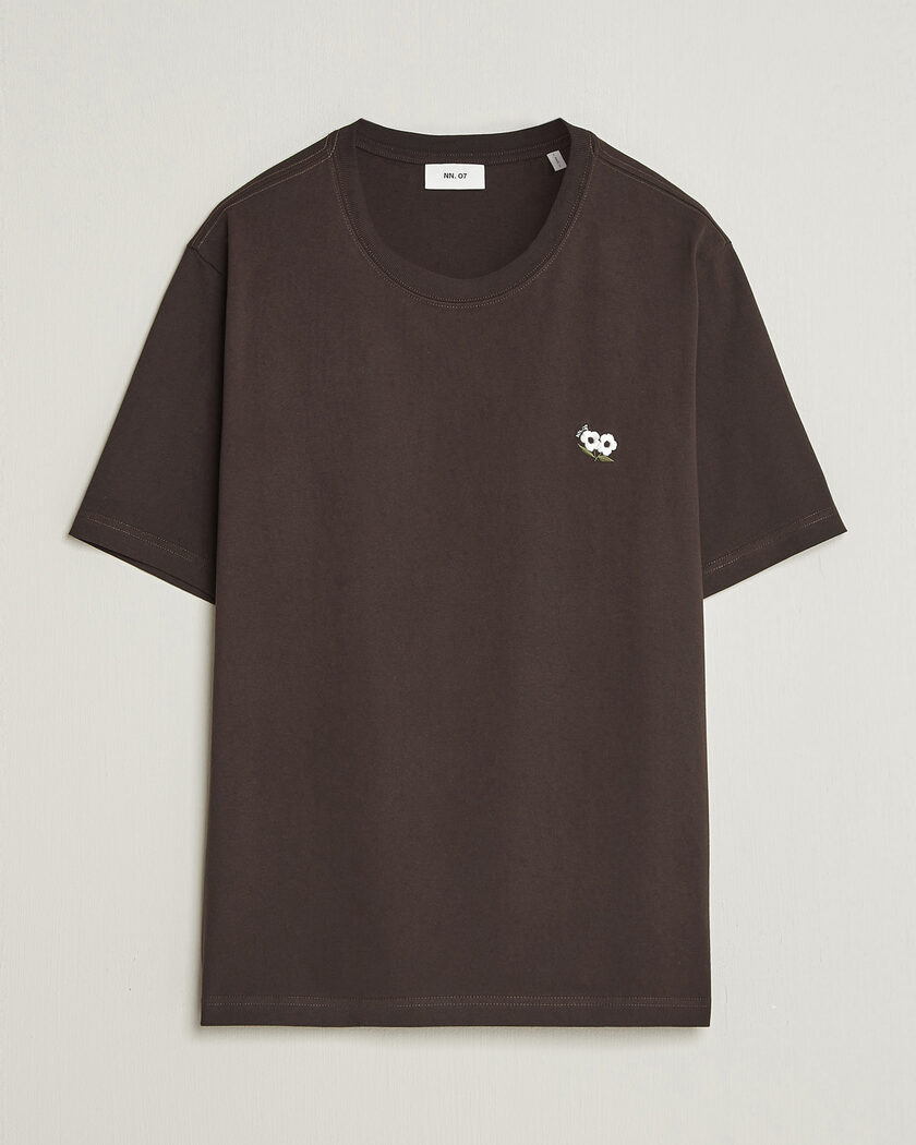  NN07 Jett Embroidered Crew Neck T-Shirt Deep Truffle – Marrone