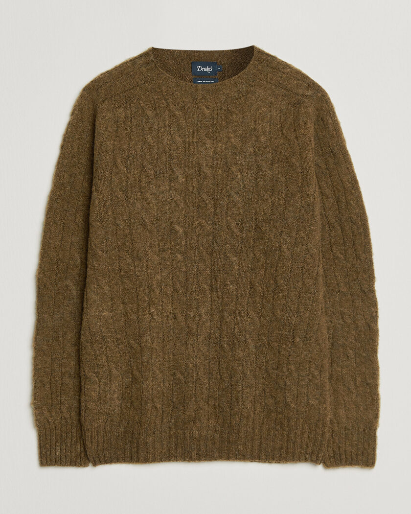 Drake's Brushed Shetland Cable Crew Moorland Olive – Verde