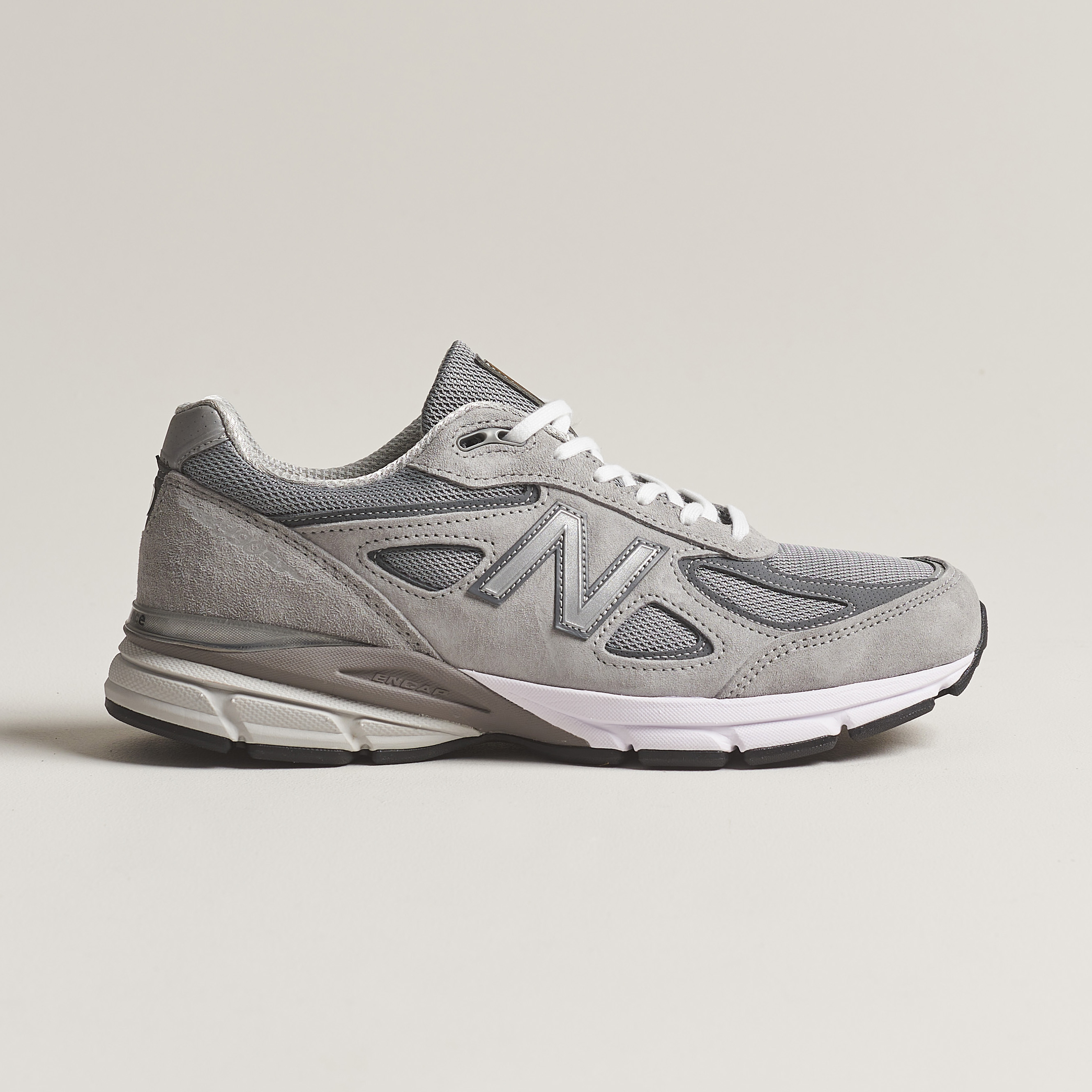 New Balance Made in USA 990v4 Sneakers Grey su CareOfCarl.it