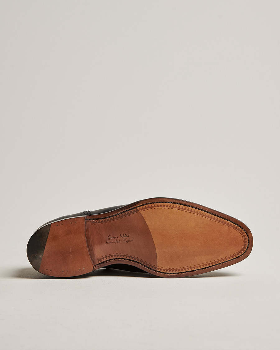 Uomini | Loake 1880 Strand Brogue Black Calf | Loake 1880 | Strand Brogue Black Calf