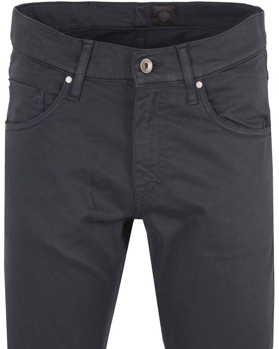 Uomini | Jeans | Tiger of Sweden Jeans | Iggy Bright Black Dark Navy