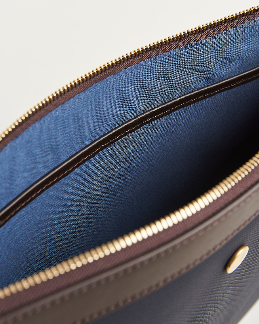 Uomini | Borse | Mismo | M/S Nylon Pouch Large Navy/Dark Brown