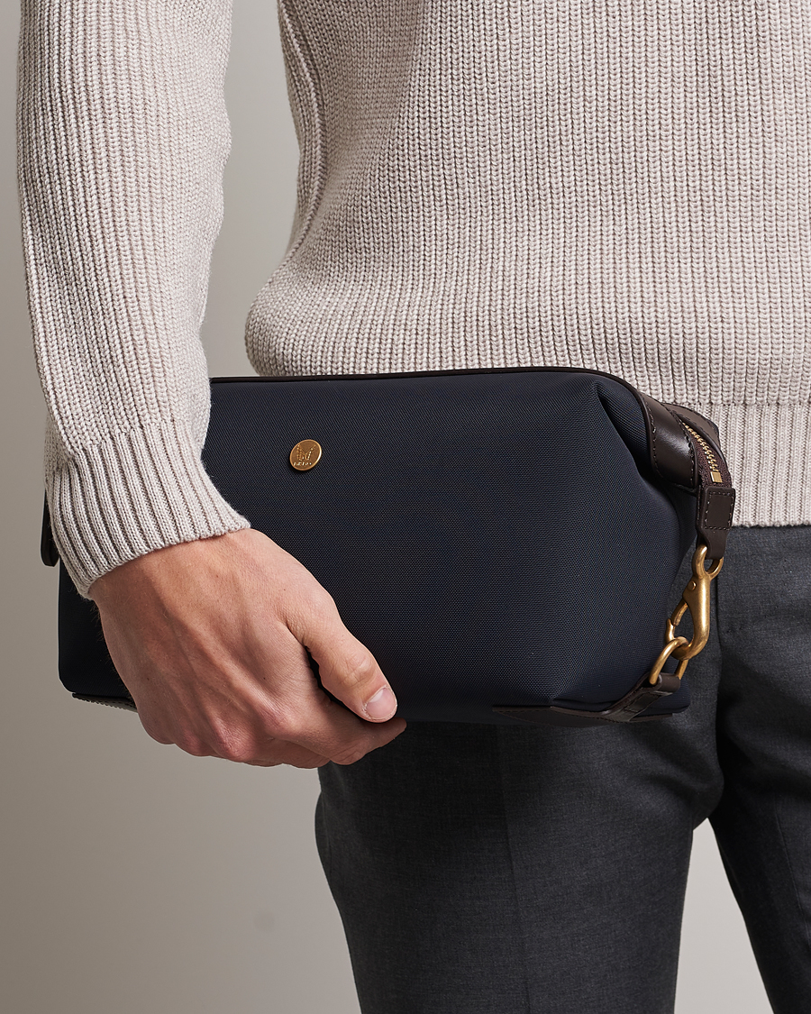 Uomini | Borse | Mismo | M/S Nylon Washbag Navy/Dark Brown