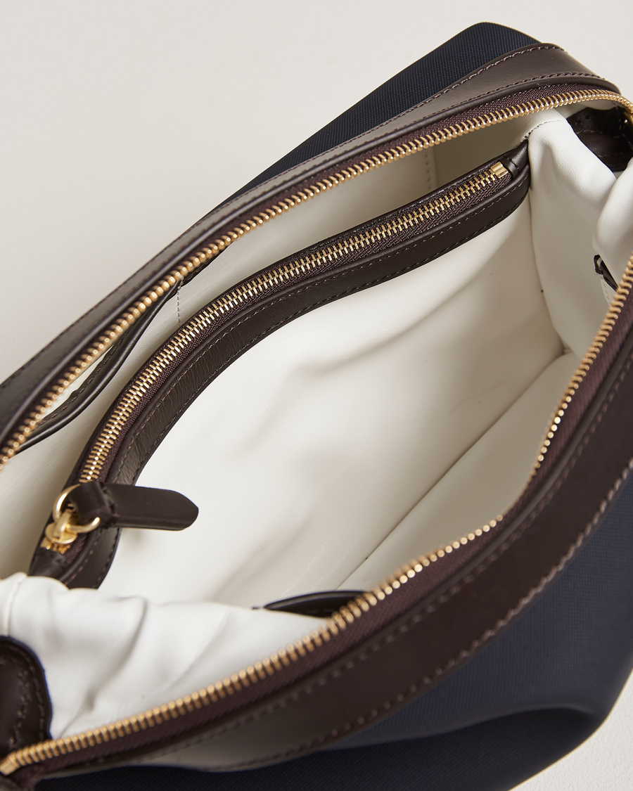 Uomini | Borse | Mismo | M/S Nylon Washbag Navy/Dark Brown