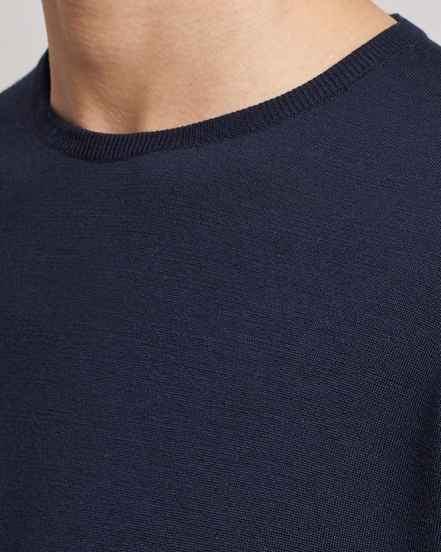 Uomini | Maglieria | John Smedley | Lundy Extra Fine Merino Crew Neck Midnight