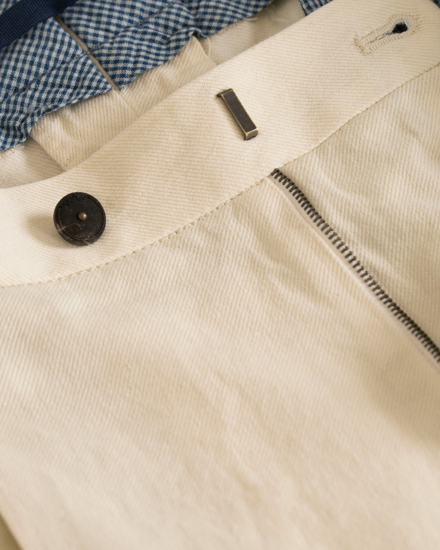 Uomini | Pantaloni | Incotex | Carrot Fit Single Pleated Trousers Off White