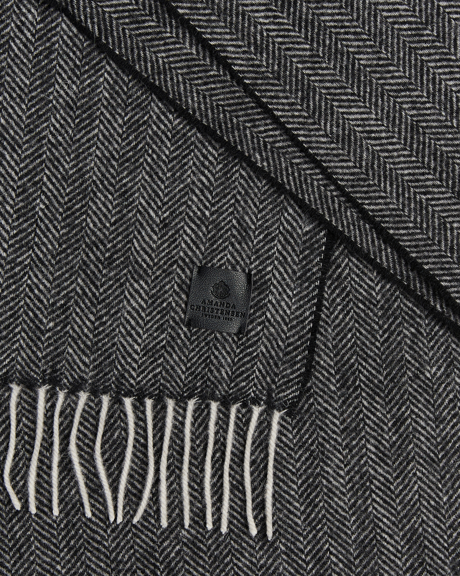 Uomini | Amanda Christensen Wool Herringbone Scarf Black | Amanda Christensen | Wool Herringbone Scarf Black