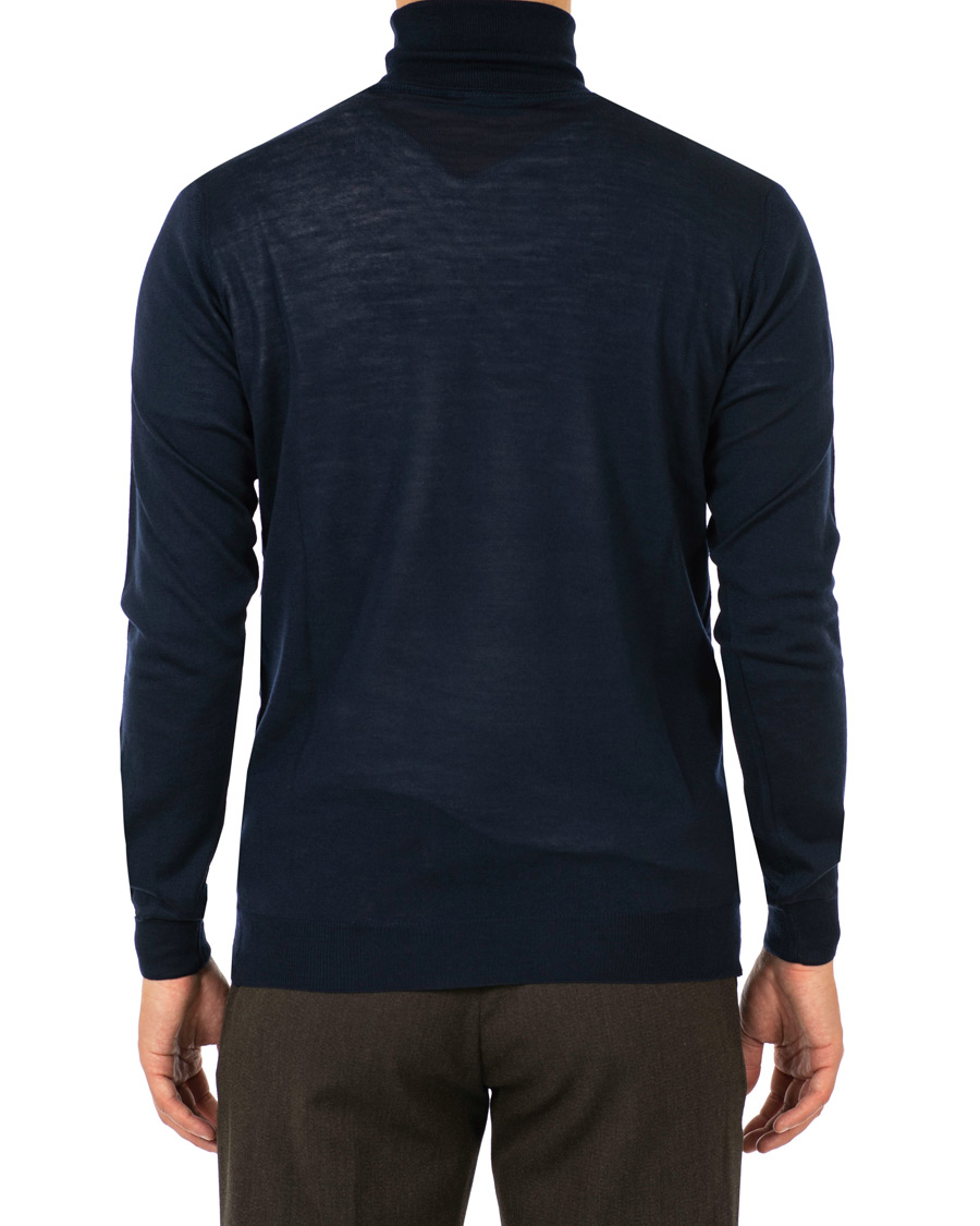 Uomini | Maglieria | Oscar Jacobson | Cole Extra Fine Merino Rollneck Navy