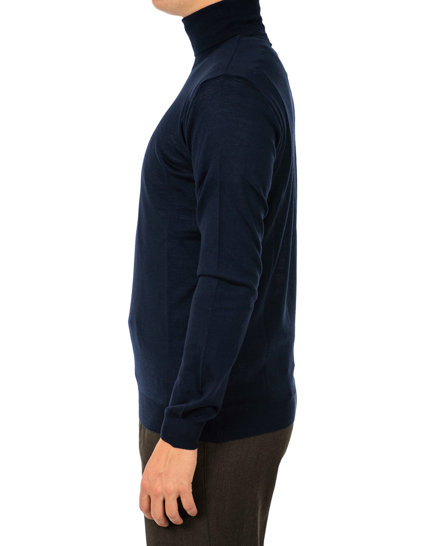 Uomini | Maglieria | Oscar Jacobson | Cole Extra Fine Merino Rollneck Navy