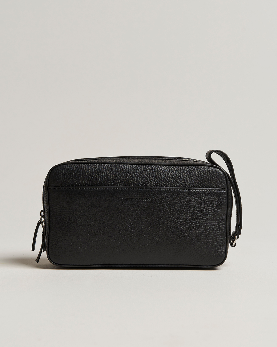 Uomini | Borse | Tiger of Sweden | Wes Grained Leather Toilet Bag Black