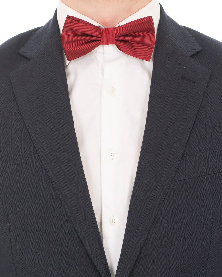 Uomini | Amanda Christensen Pre Tie Silk Wine Red | Amanda Christensen | Pre Tie Silk Wine Red