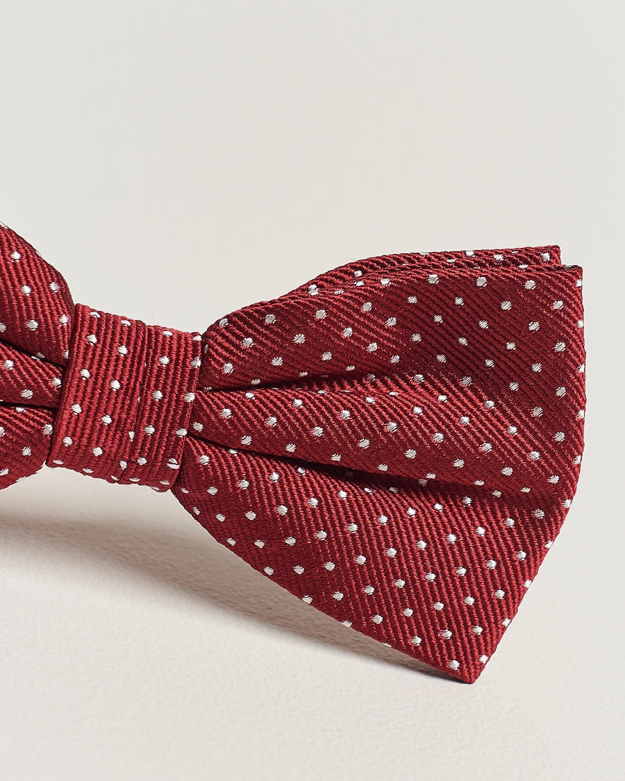 Uomini | Amanda Christensen Micro Dot Pre Tie Silk Wine Red | Amanda Christensen | Micro Dot Pre Tie Silk Wine Red