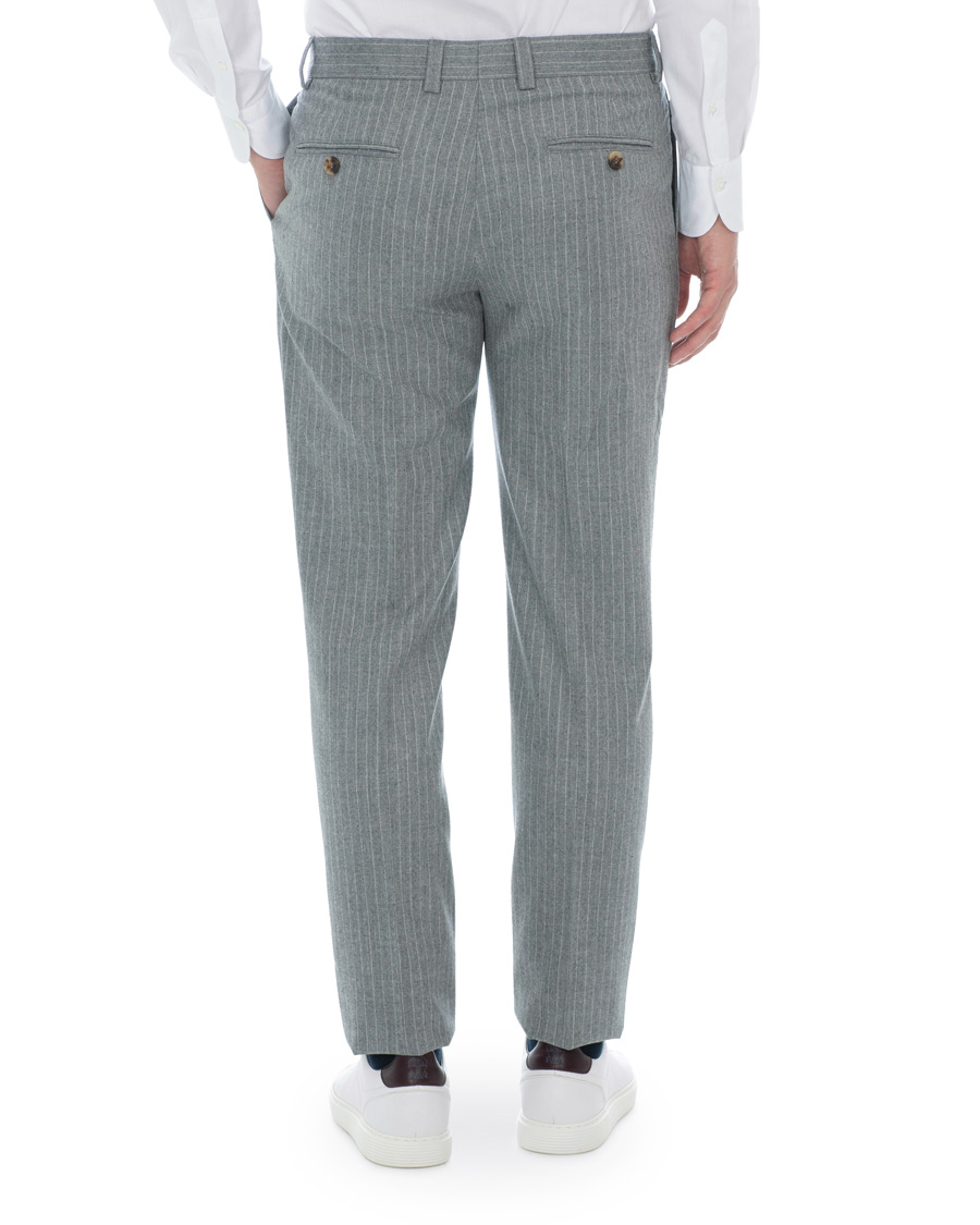 Uomini | Pantaloni | Brunello Cucinelli | Slim Fit Pin Stripe Pleated Flannel Trousers Light Grey