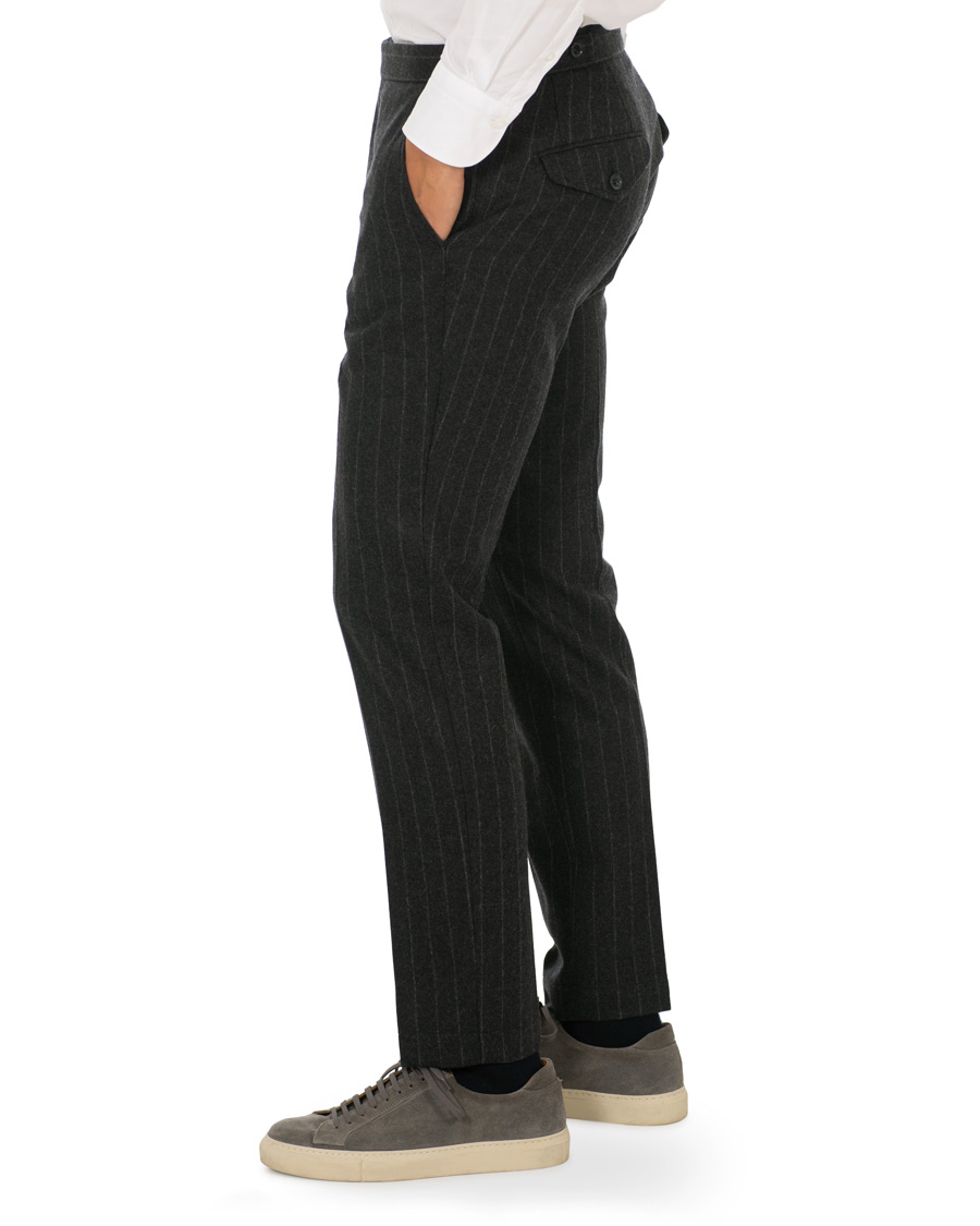 Uomini | Pantaloni | Oscar Jacobson | Nilo Chalkstripe Side Adjuster Trousers Dark Grey