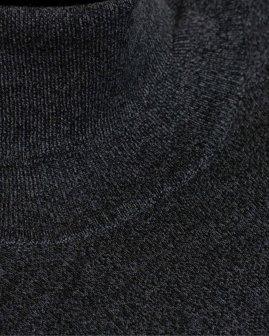 Uomini | Maglieria | Oscar Jacobson | Cole Extra Fine Merino Rollneck Dark Grey