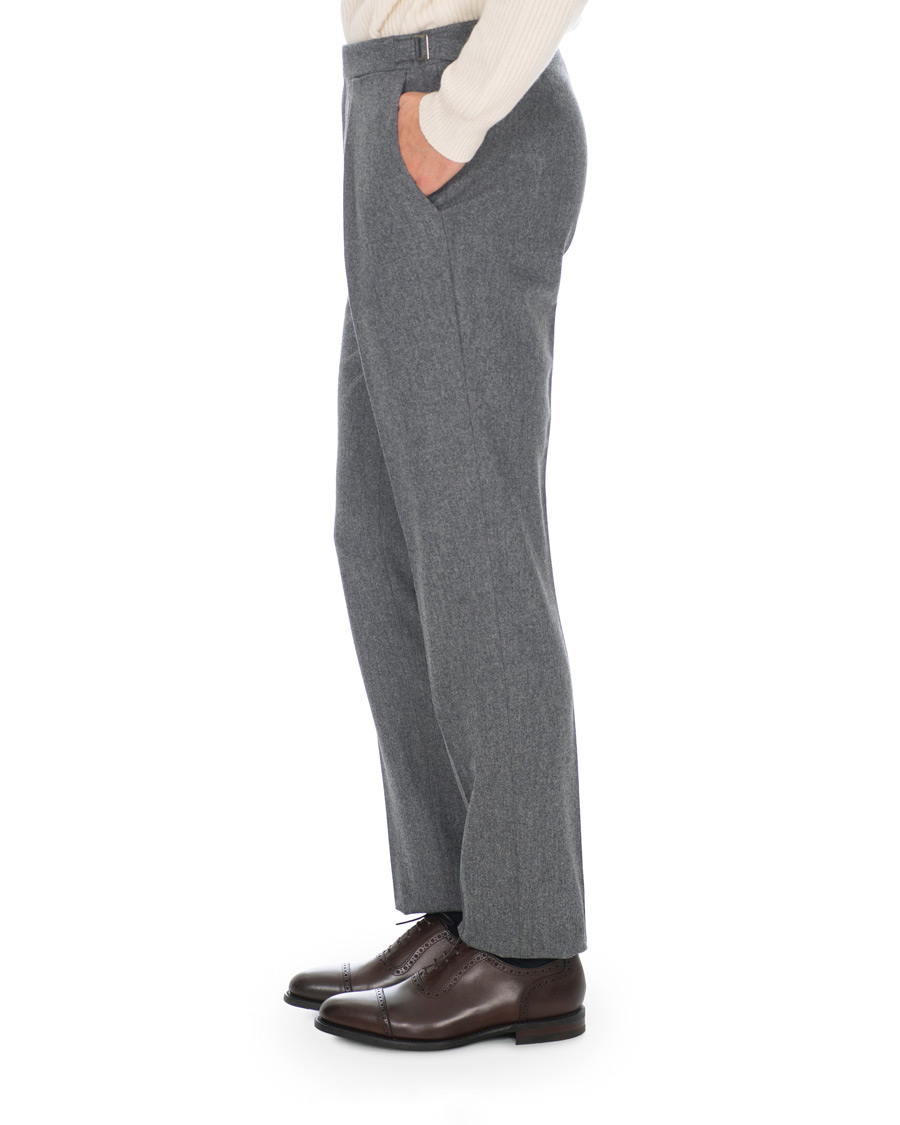 Uomini | Pantaloni | Berg&Berg | Arnold Pleated Side Adjuster Flanell Trousers Mid Grey