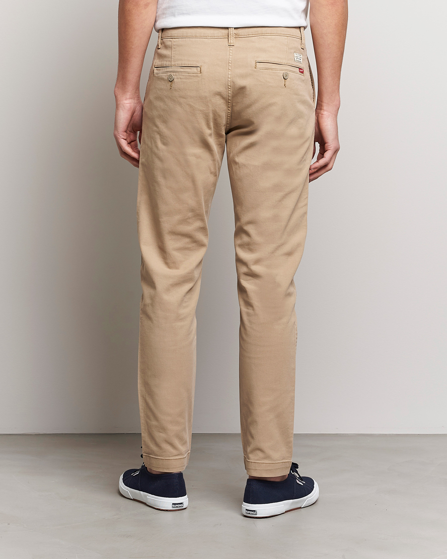 Uomini | Pantaloni | Levi's | Garment Dyed Stretch Chino Beige