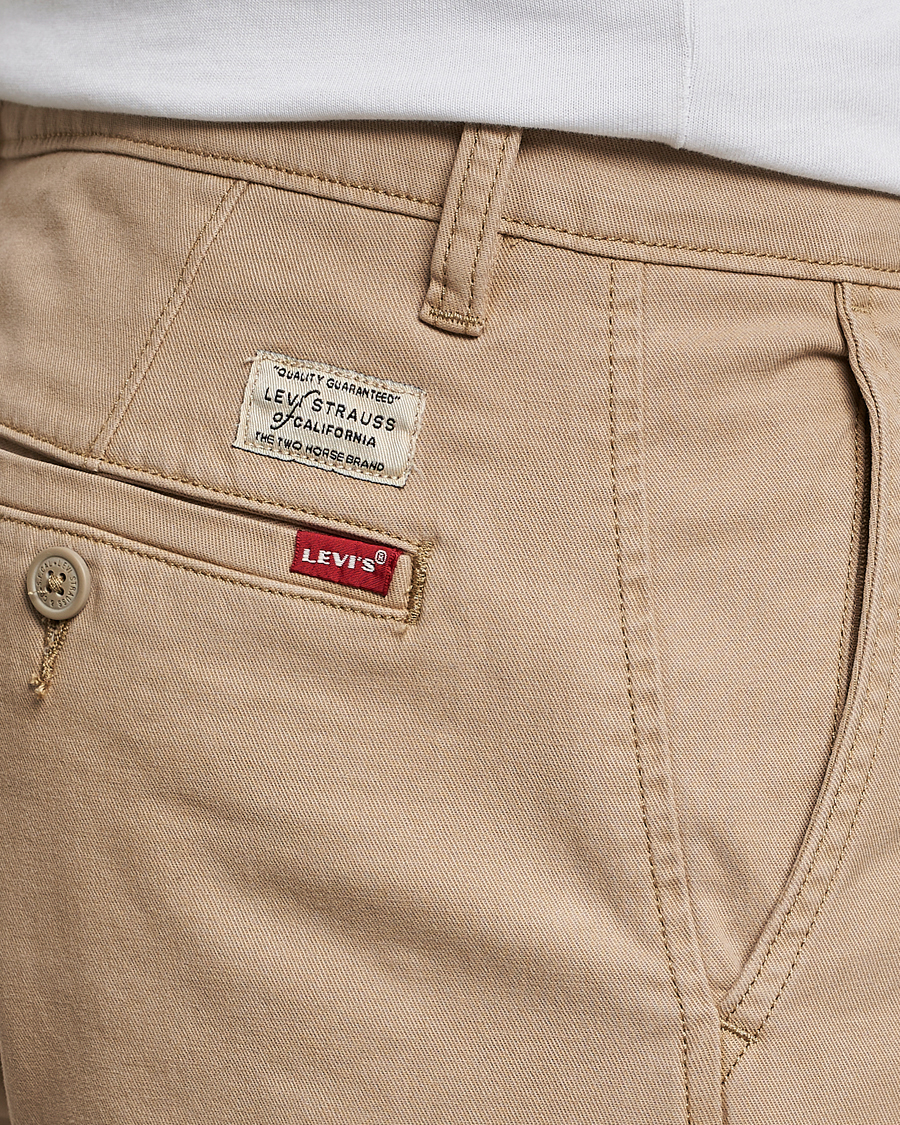 Uomini | Pantaloni | Levi's | Garment Dyed Stretch Chino Beige