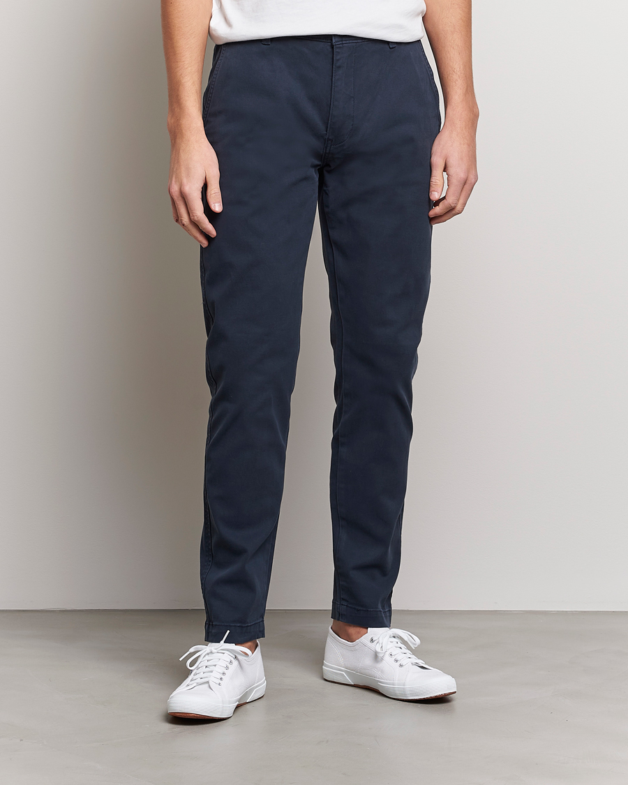 Uomini | Pantaloni | Levi's | Garment Dyed Stretch Chino Baltic Navy