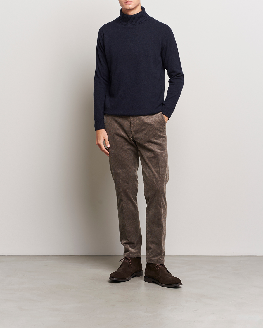 Uomini | Pantaloni | Oscar Jacobson | Denz Corduroy Trousers Nutmeg