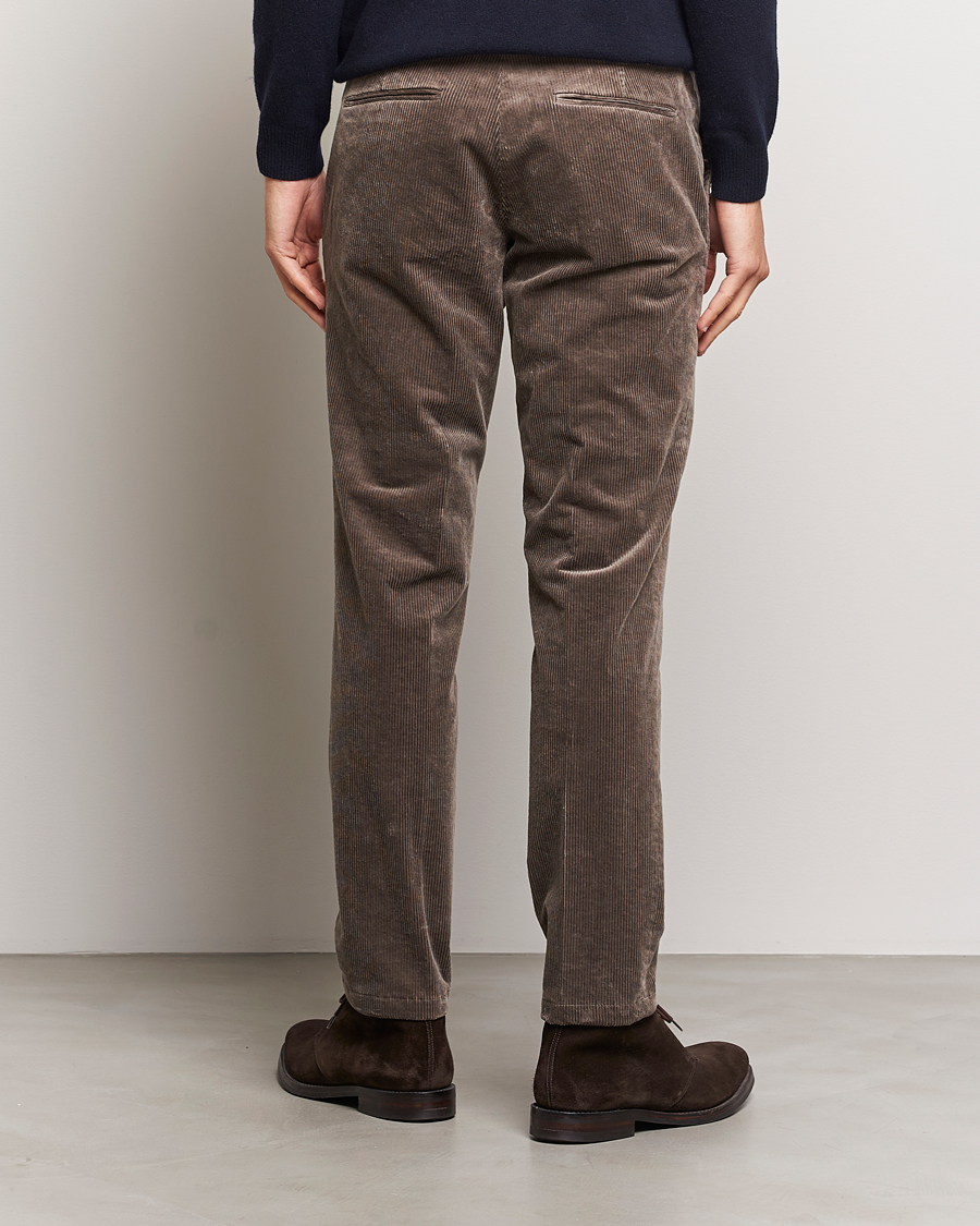 Uomini | Pantaloni | Oscar Jacobson | Denz Corduroy Trousers Nutmeg