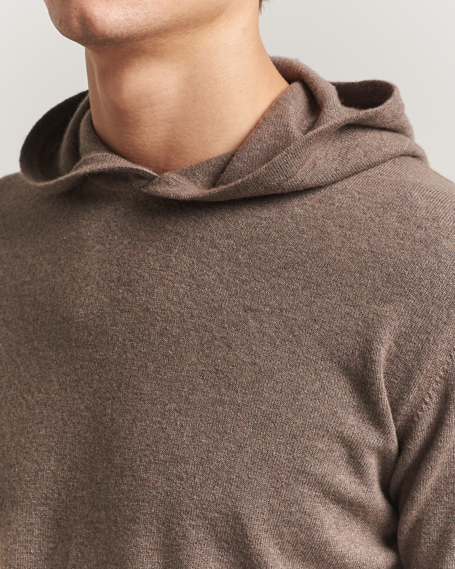 Uomini | Maglieria | Oscar Jacobson | Pascal Wool/Cashmere Hoodie Light Brown