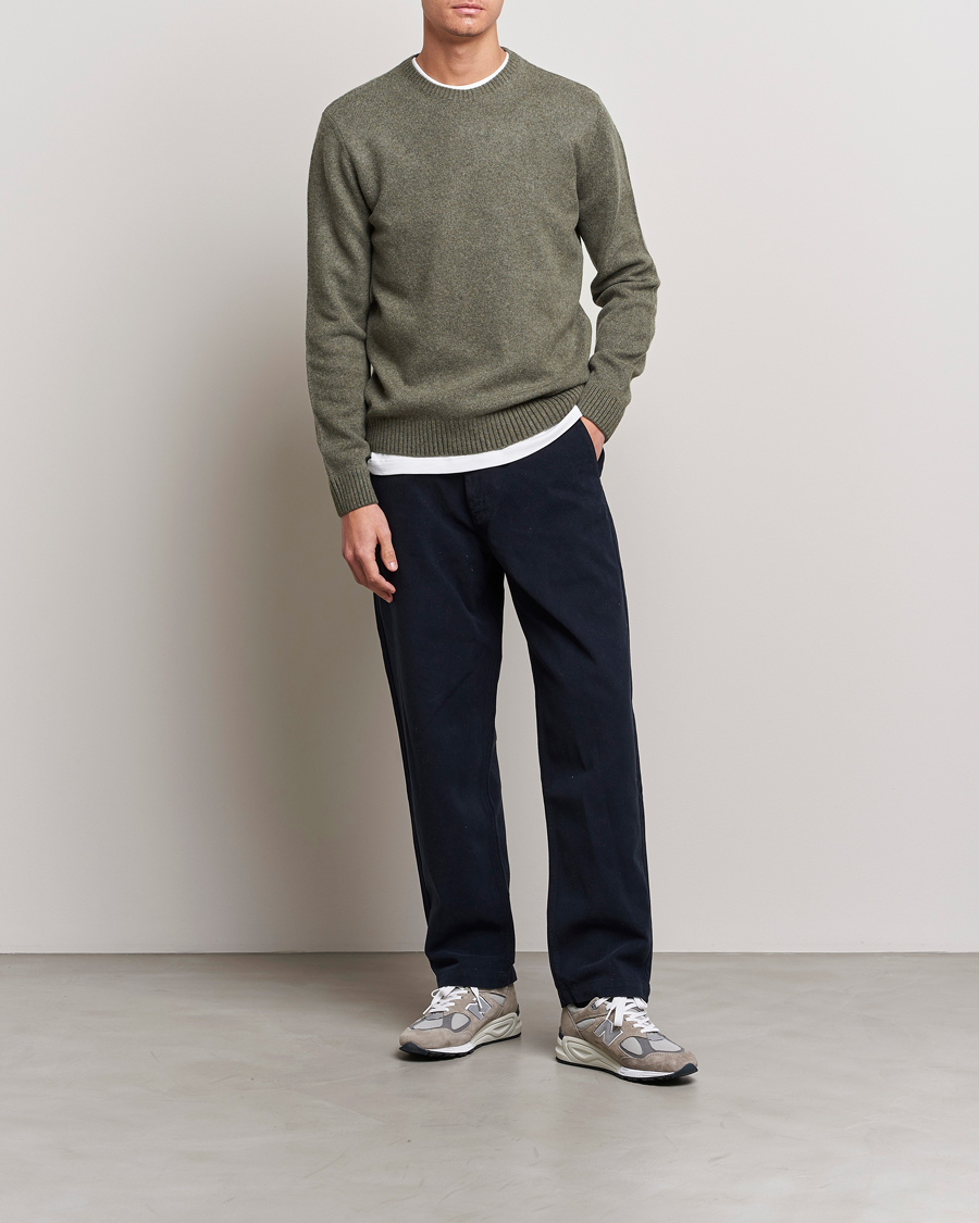 Uomini | Maglieria | Colorful Standard | Classic Merino Wool Crew Neck Dusty Olive