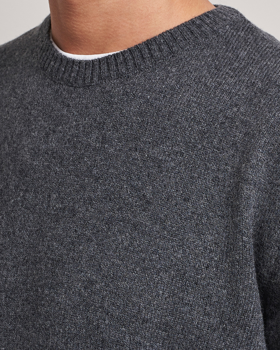 Uomini | Maglieria | Colorful Standard | Classic Merino Wool Crew Neck Lava Grey