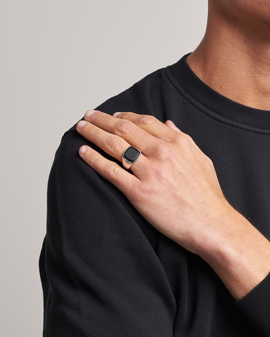 Uomini | Tom Wood Cushion Black Onyx Ring Silver | Tom Wood | Cushion Black Onyx Ring Silver