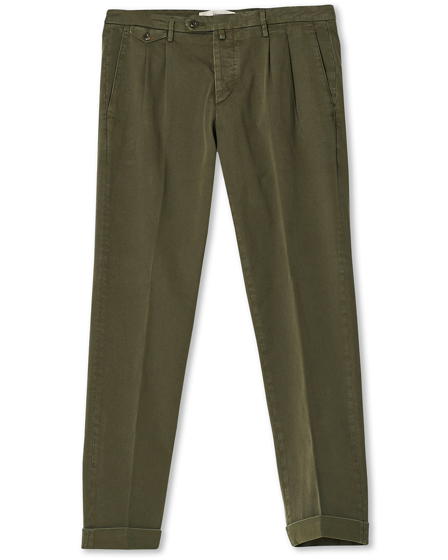 Uomini | Pantaloni | Briglia 1949 | Easy Fit Pleated Cotton Chinos Olive