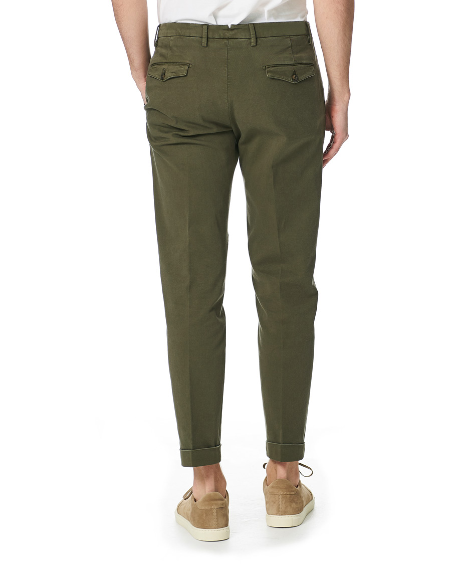 Uomini | Pantaloni | Briglia 1949 | Easy Fit Pleated Cotton Chinos Olive