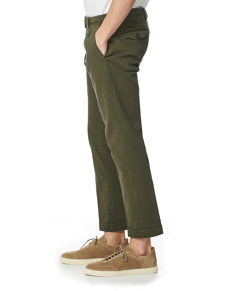 Uomini | Pantaloni | Briglia 1949 | Easy Fit Pleated Cotton Chinos Olive