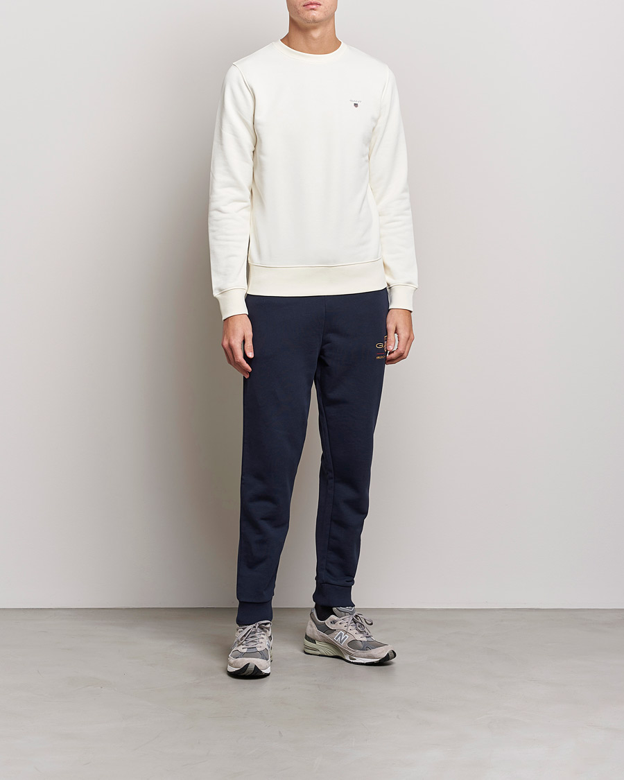 Uomini | Maglieria | GANT | Original Shield Logo Crew Neck Sweatshirt Eggshell