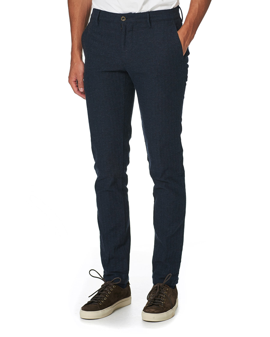 Uomini | Pantaloni | Incotex | Slim Fit Cotton/Wool Herringbone Slacks Navy