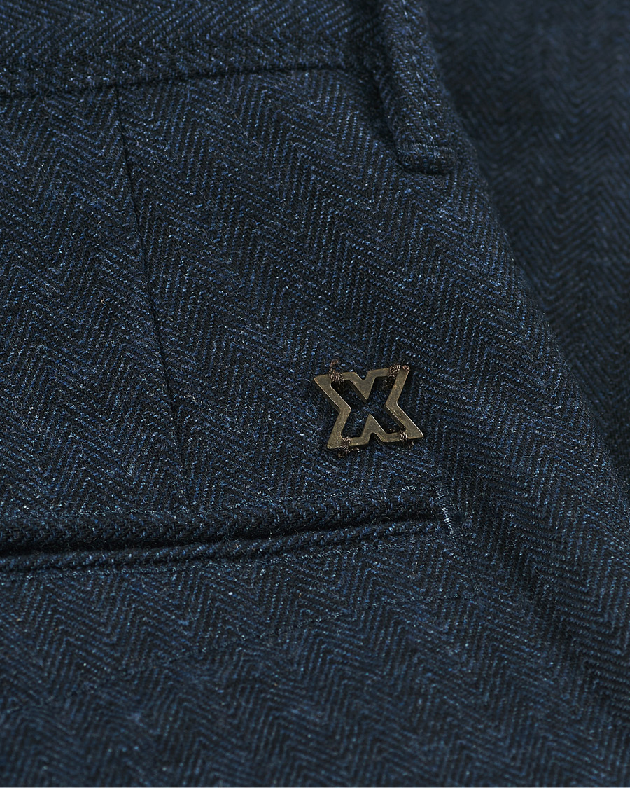 Uomini | Pantaloni | Incotex | Slim Fit Cotton/Wool Herringbone Slacks Navy