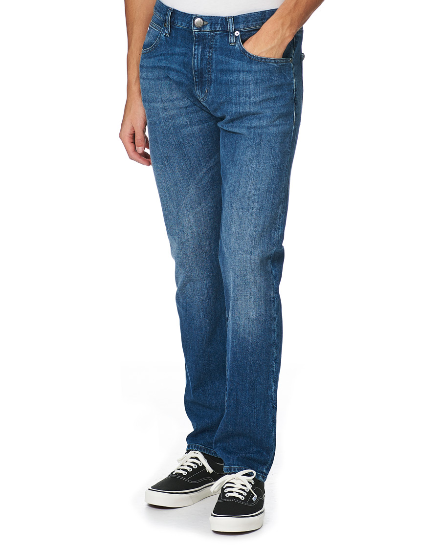 Uomini | Jeans | Emporio Armani | Regular Fit Jeans Medium Blue