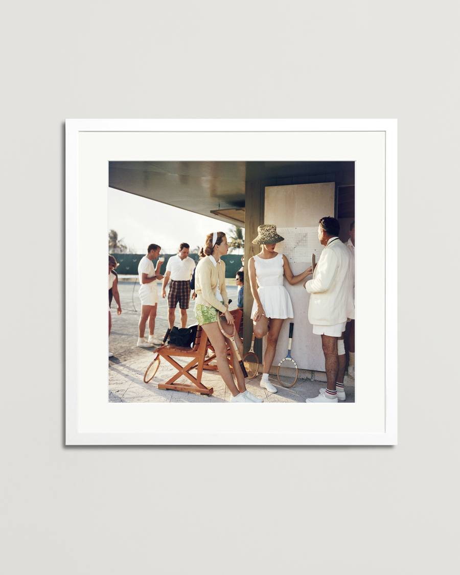 Uomini | Poster | Sonic Editions | Framed Slim Aarons Tennis In The Bahamas