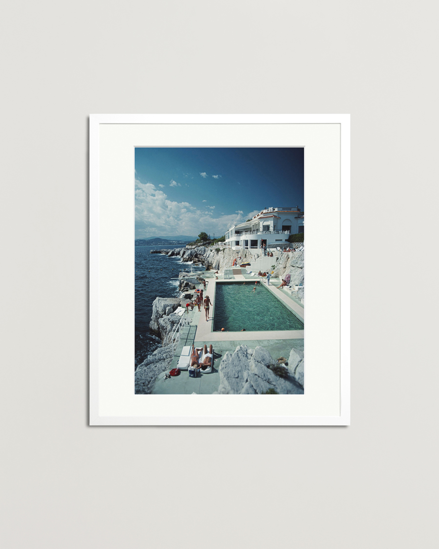 Uomini | Poster | Sonic Editions | Framed Slim Aarons Pool Hotel Du Cap Eden Roc