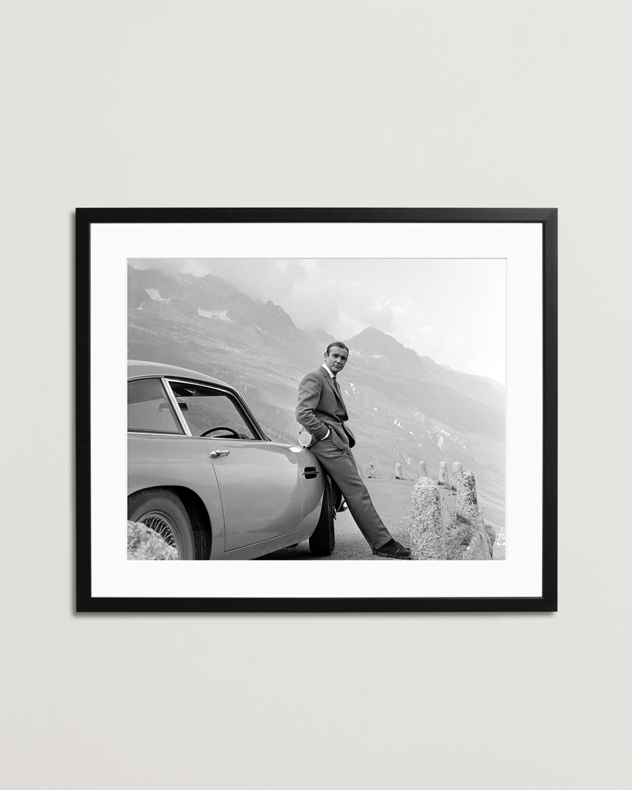 Uomini | Poster | Sonic Editions | Framed Connery And His Aston Martin