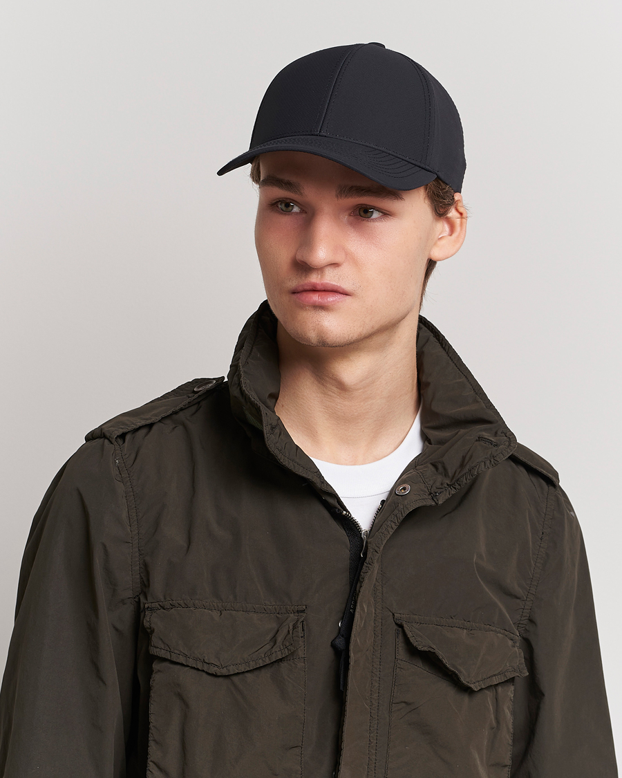 Uomini | Cappelli & Berretti | Varsity Headwear | Active Tech Cap Black