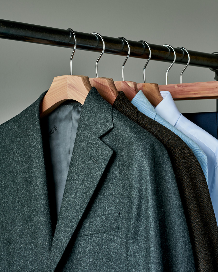 Uomini | Care with Carl Cedar Wood Jacket Hanger | Care with Carl | Cedar Wood Jacket Hanger