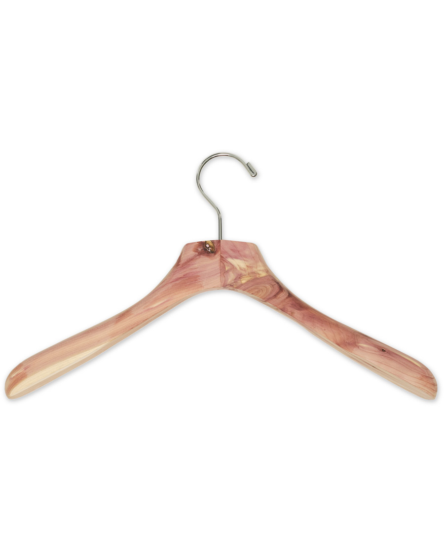 Uomini | Care with Carl Cedar Wood Jacket Hanger | Care with Carl | Cedar Wood Jacket Hanger