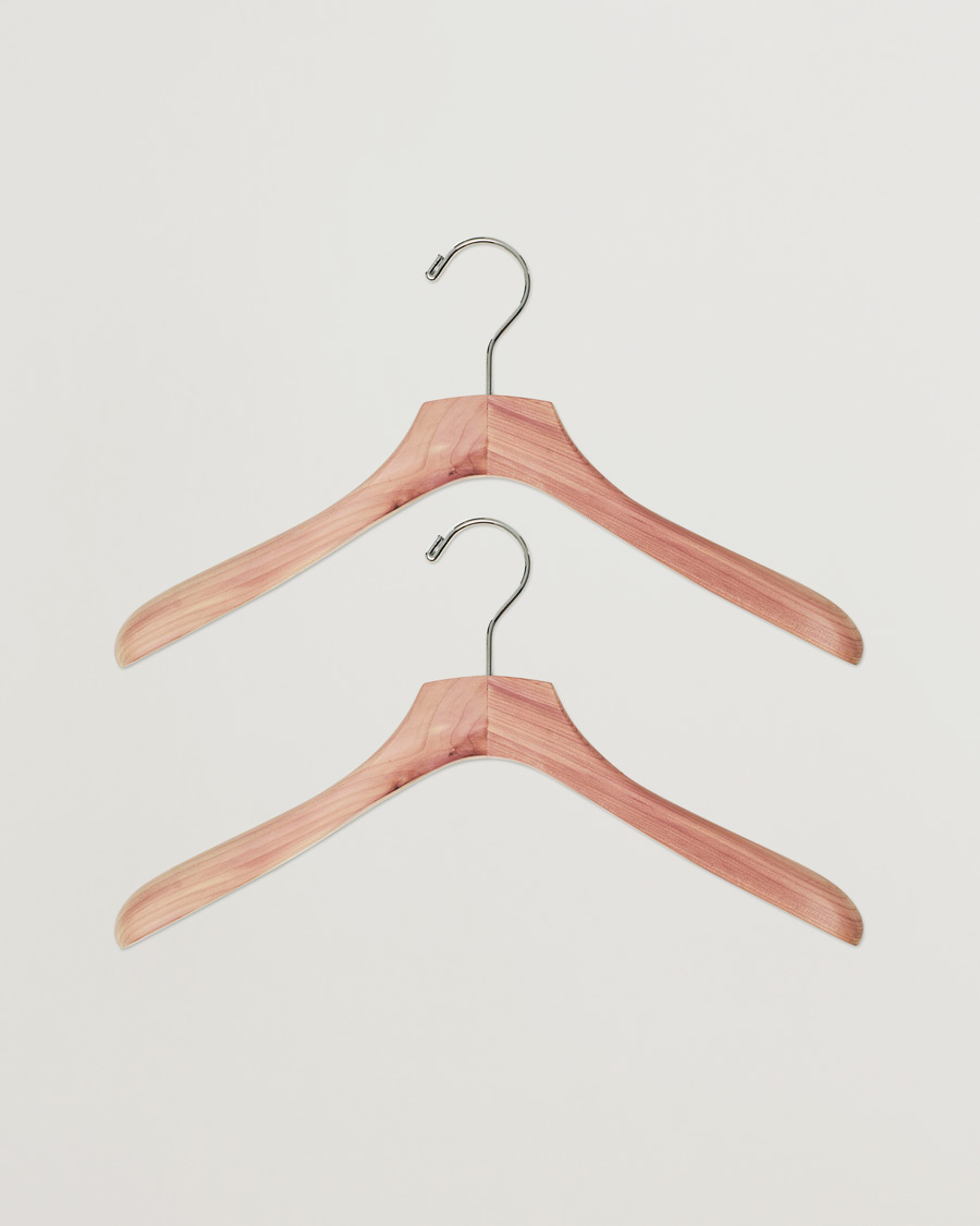 Uomini | Care with Carl 2-Pack Cedar Wood Jacket Hanger | Care with Carl | 2-Pack Cedar Wood Jacket Hanger